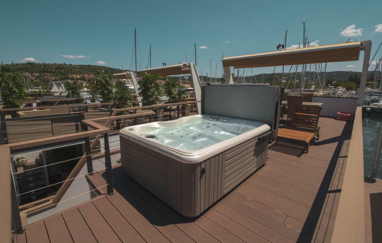 Marina Luxury Houseboat Lavender Villa Portorož Dış mekan fotoğraf