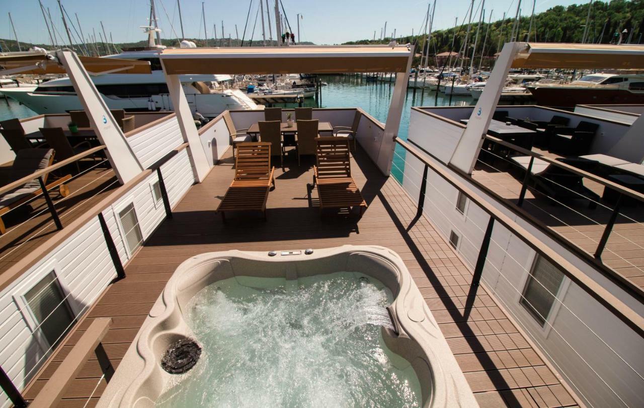 Marina Luxury Houseboat Lavender Villa Portorož Dış mekan fotoğraf